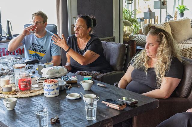 Campinggasten strijden tegen nieuwe eigenaar De Otterberg in Wijster. ‘Ik keten me vast!’