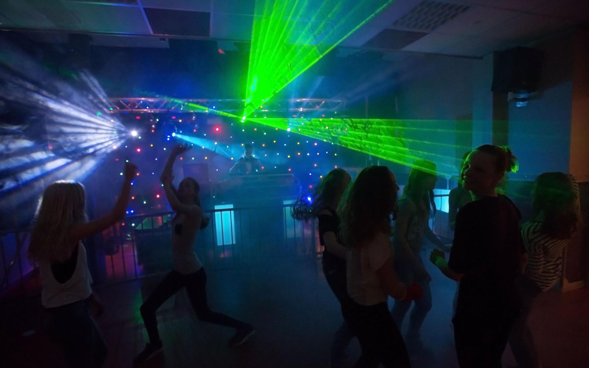 Veel animo voor reünie discotheek Boogie Bar in Barger-Oosterveld
