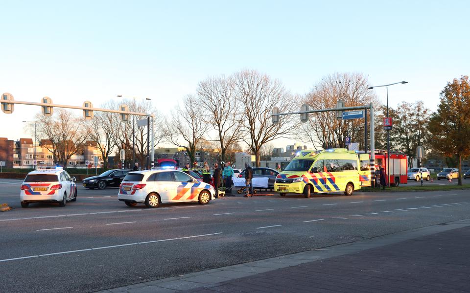 Automobilist raakt gewond bij ongeluk op Hondsrugweg in Emmen.