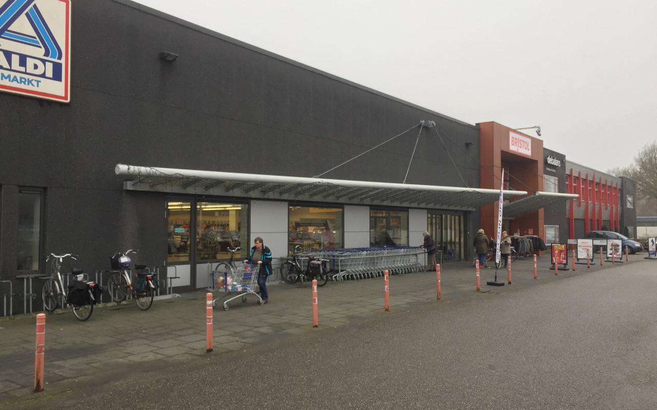 Supermarkten en andere winkels in de gemeente Westerkwartier moeten vanaf oktober op zondagmorgen dicht blijven van de gemeente.