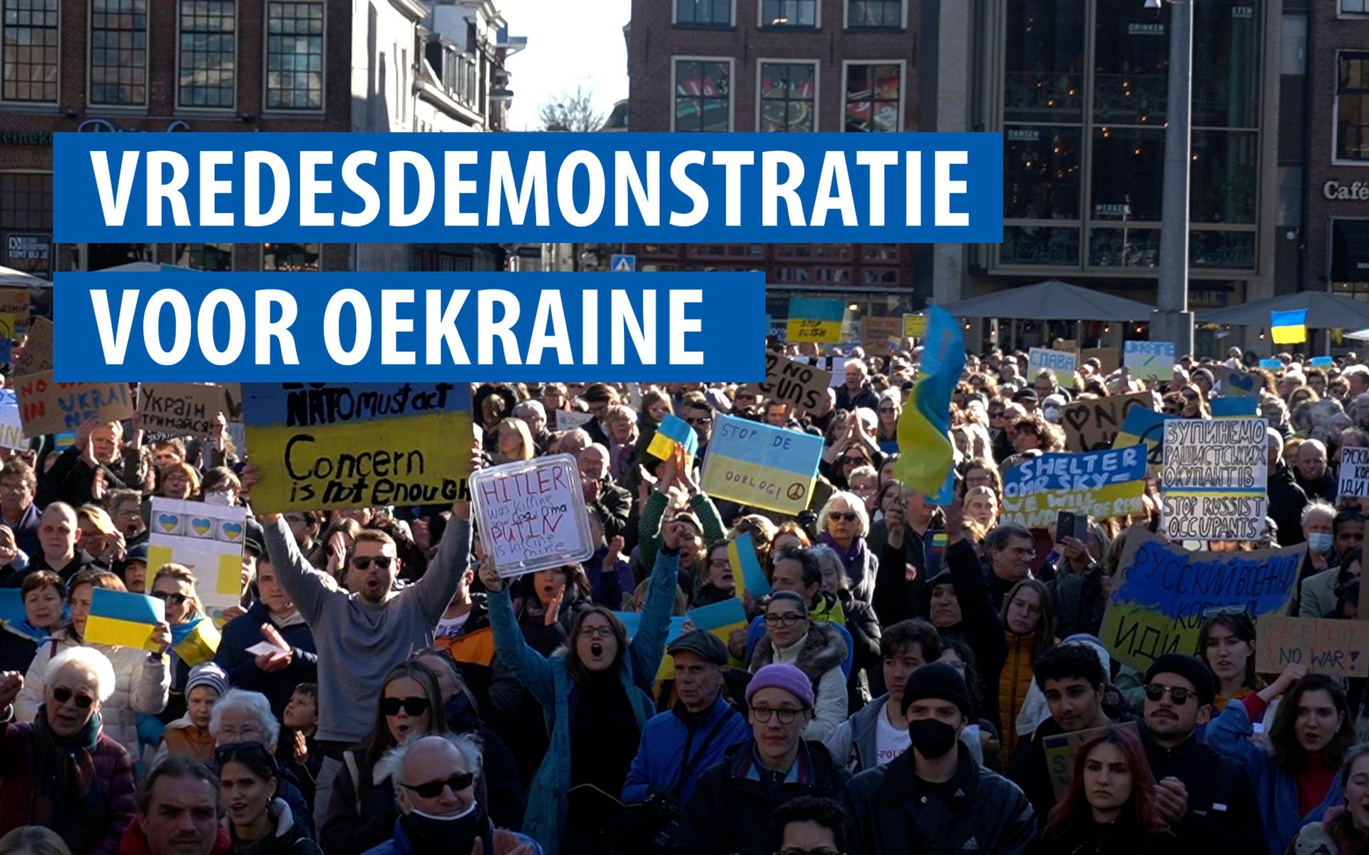 Slava Ukraini! klinkt op de Grote Markt in Groningen. Honderden mensen komen samen om Oekraïne te st