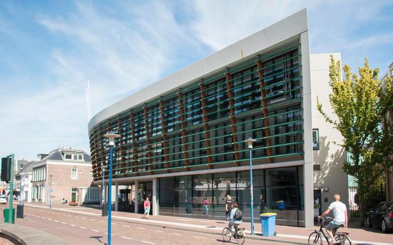 Het gemeentehuis van Assen. Foto: Archief/DVHN Het gemeentehuis van Assen. Foto: Archief/DVHN
