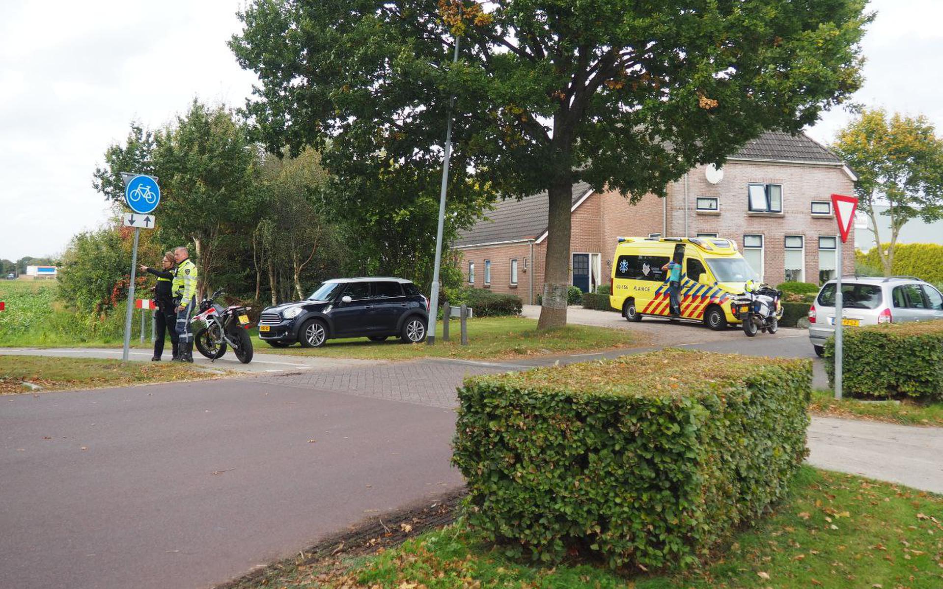 Zand Op De Weg: Brommerrijder Glijdt Uit En Raakt Gewond In Geesbrug ...