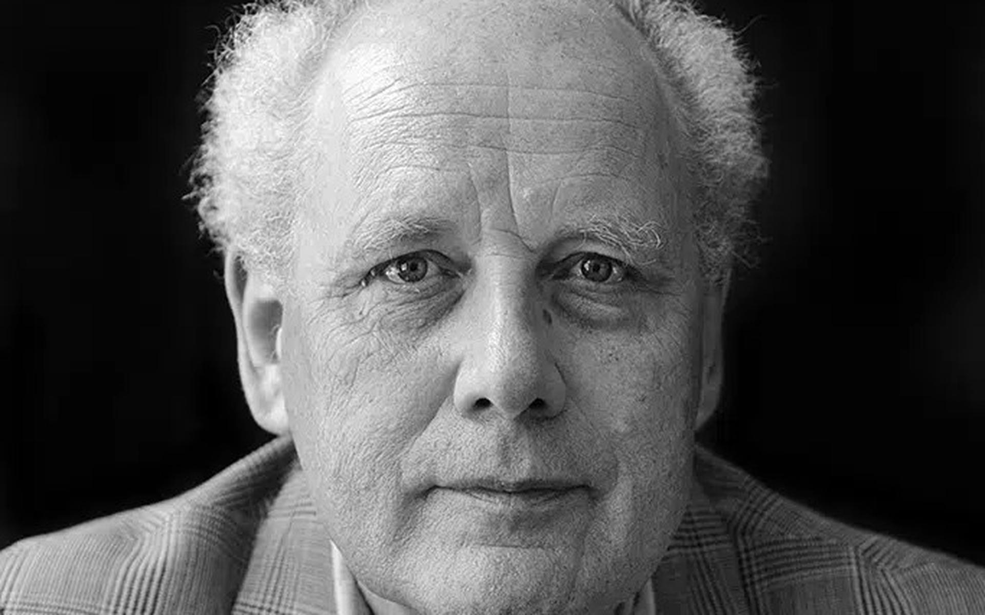 Schrijver P.F. Thomése was in vroeger jaren journalist en in die hoedanigheid interviewde hij Gerrit Krol. ,,Hij wilde het stuk nog wel even lezen [...] Dat gecorrigeerde stuk was voor mij een schrijfcursus in het kort.''