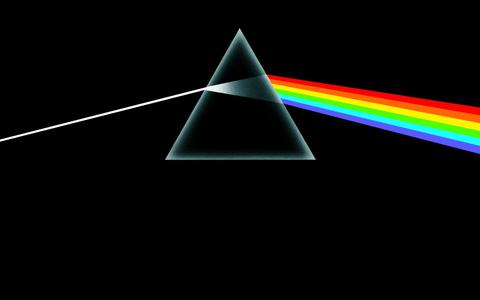 De hoes van het album The Dark Side Of The Moon (1973) van Pink Floyd is ontworpen door de Londense studio Hipgnosis.