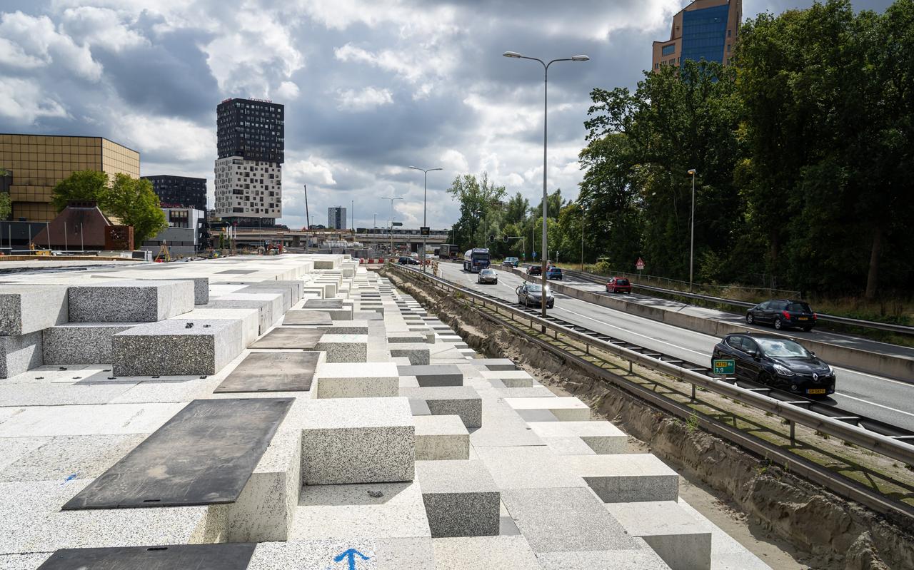 Aansluiting van de westelijke ringweg voor het Vrijheidsplein. Aansluiting van de westelijke ringweg voor het Vrijheidsplein.
