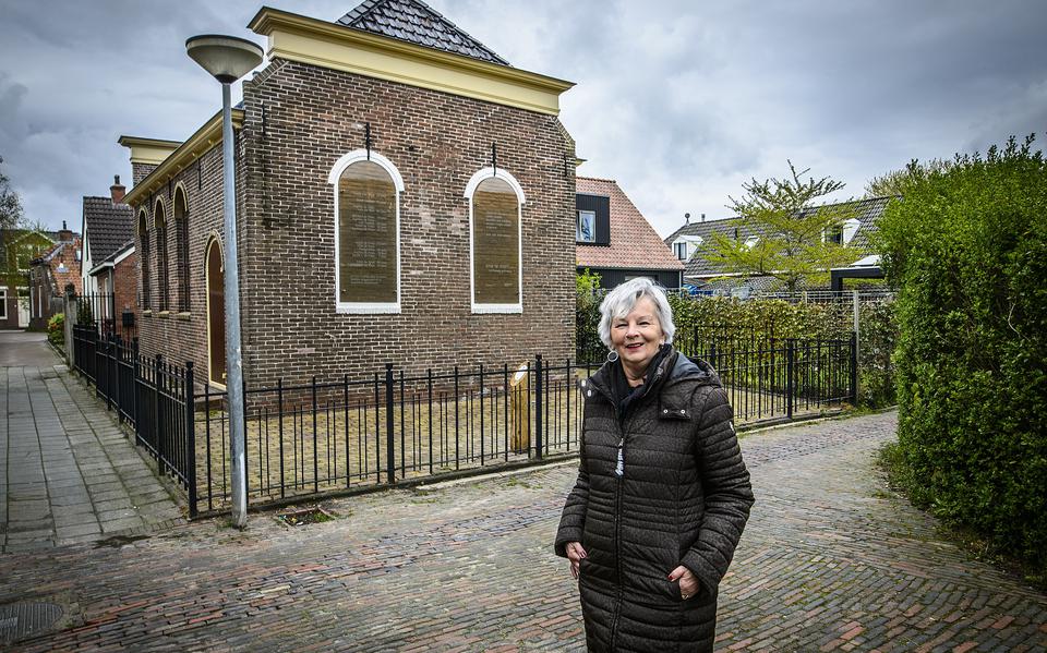 Korrie Stevens zet met haar medebestuurders op 4 mei de deuren van de voormalige synagoge in Winsum open.