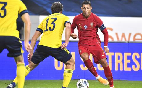 Christiano Ronaldo is niet te stoppen, hier tegen Zweden in de Nations League in 2020.
