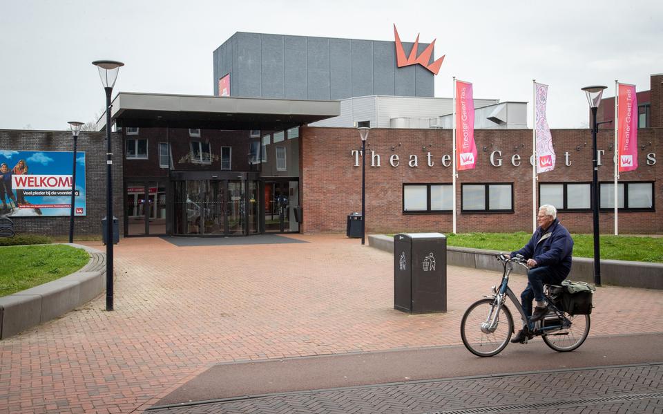 Theater Geert Teis in Stadskanaal moet volgens de gemeente een regionale aantrekkingskracht houden. Dat betekent dat er een goede installatie moet zijn om bijvoorbeeld decors te hijsen. Die kost een half miljoen meer dan begroot. 