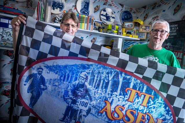 Overburen Jan en Jan uit Slochteren gaan al 50 jaar samen naar de TT Assen