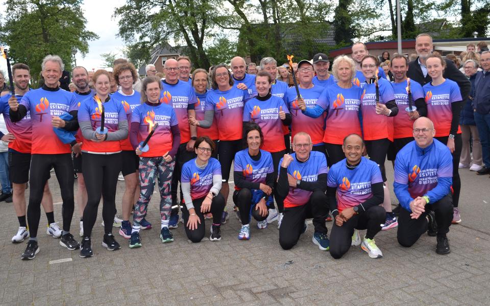 De atleten van Runners Stadskanaal met elkaar op de foto.