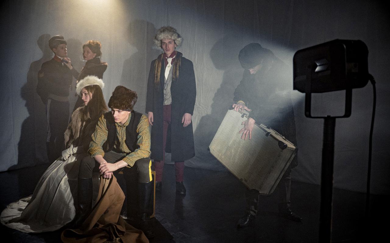 Scène uit ‘Anna Karenina’ van De Noorderlingen, een voorstelling uit 2018. 