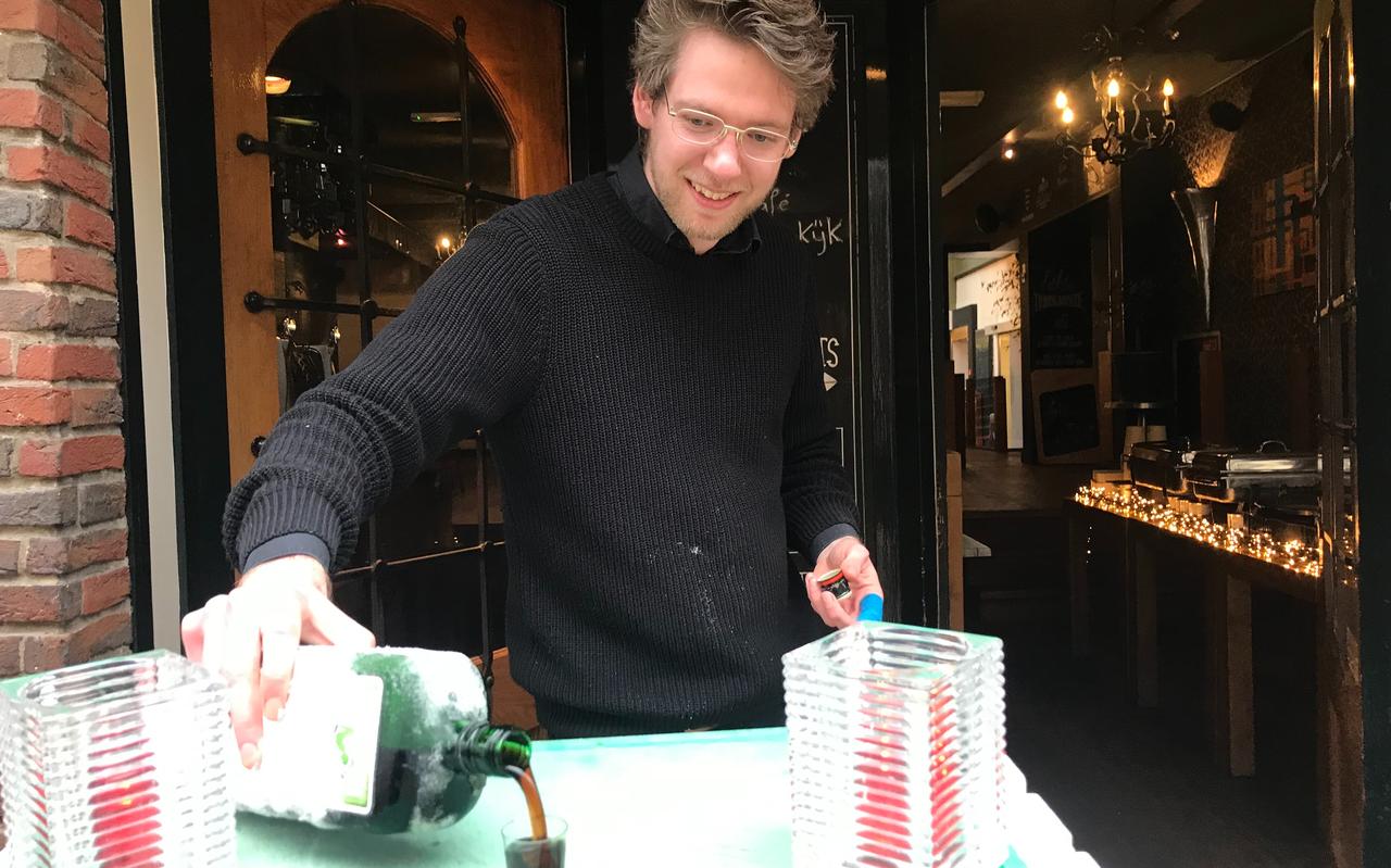 Joshua van den Heuvel van tapasrestaurant El Txoko. Foto: DVHN Joshua van den Heuvel van tapasrestaurant El Txoko. Foto: DVHN