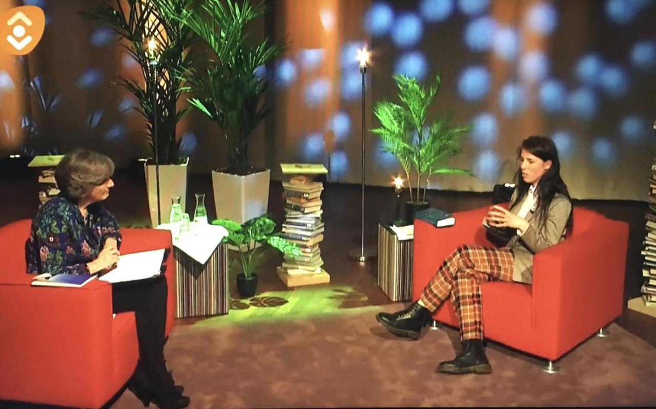 Eva Meijer ging na haar lezing in DNK in Assen in gesprek met Annette Timmer. Eva Meijer ging na haar lezing in DNK in Assen in gesprek met Annette Timmer.