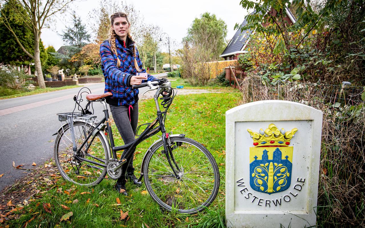 Lotte woont aan de rand van Westerwolde en was uren onderweg, onder meer op de fiets, om haar rijbewijs te krijgen.