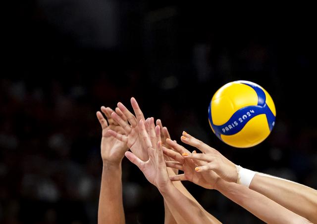 Strijd aan het net in Bovensmilde. Straten- en Matenvolleybal Toernooi staat op stapel