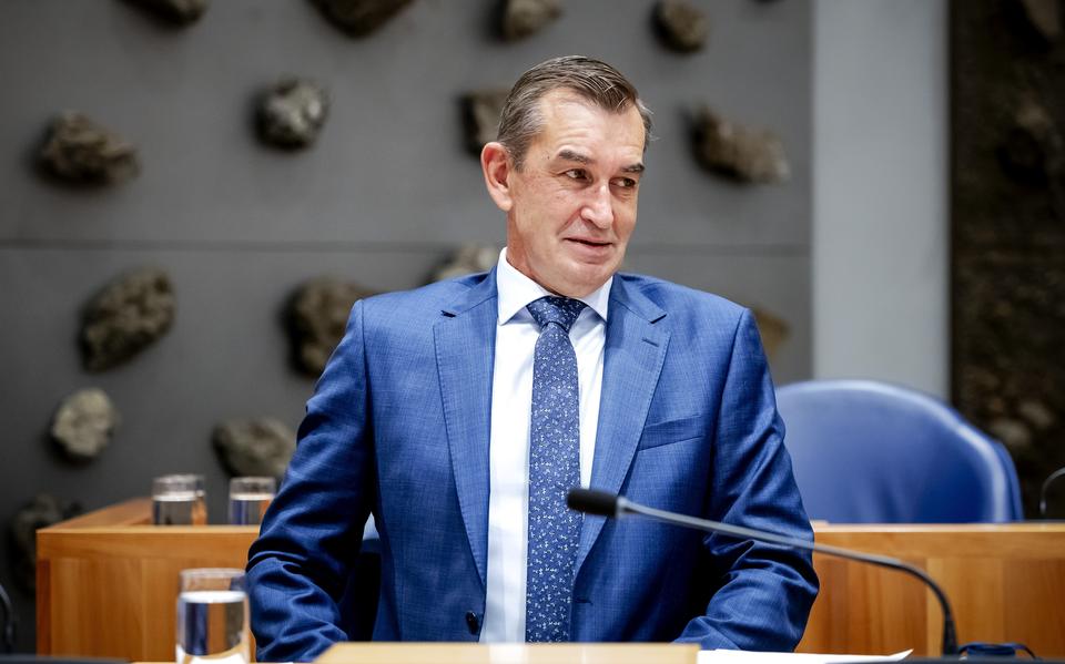 Staatssecretaris Eddie van Marum van Herstel Groningen