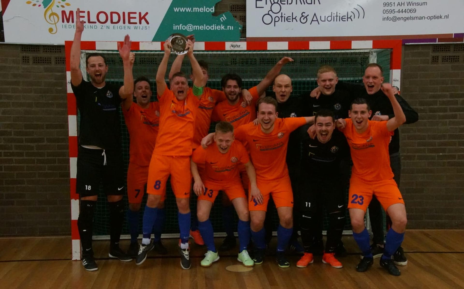Het uitzinnige zaalvoetbalteam van CSVC.
