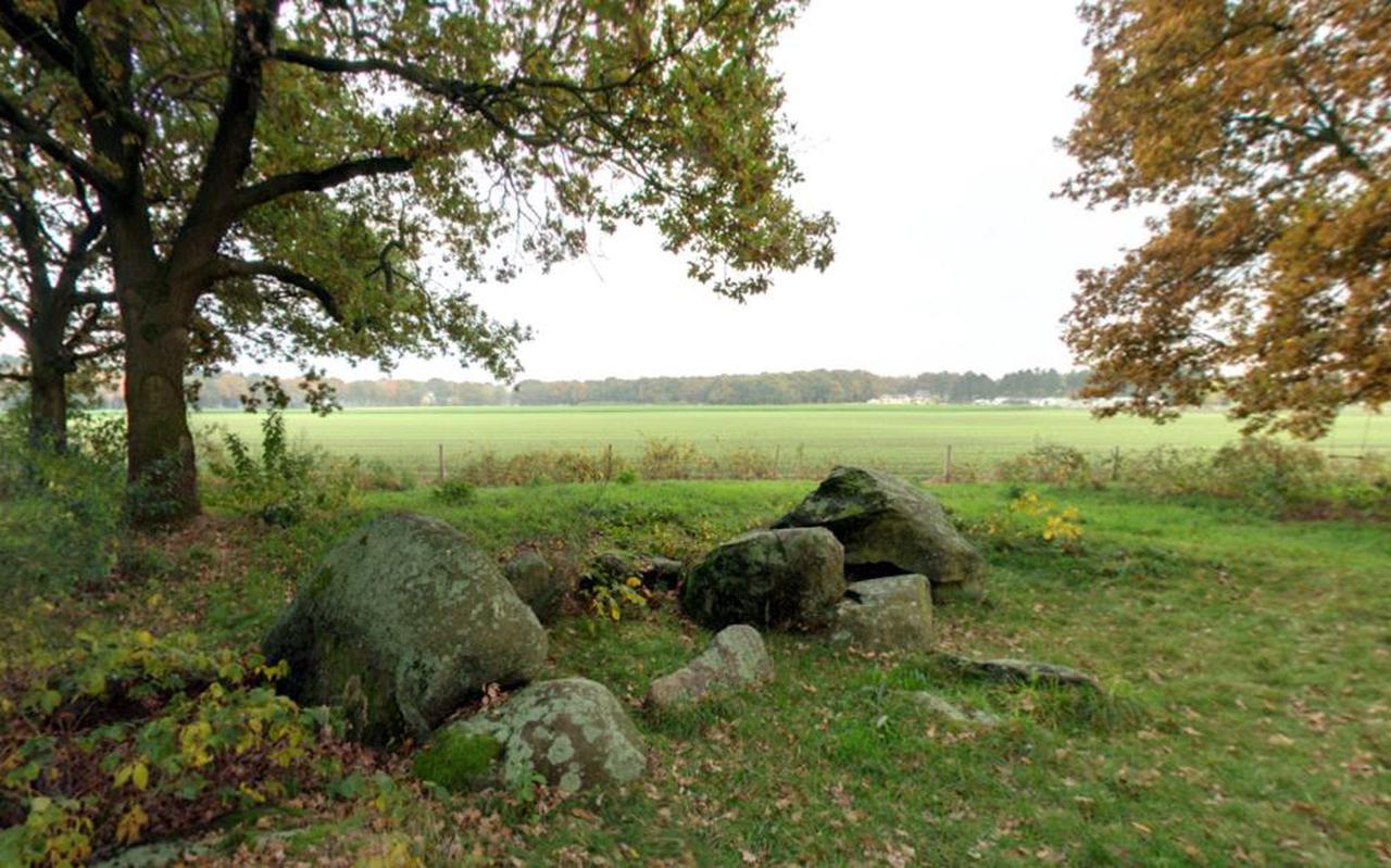 Hunebed D34 in het Valtherbos tussen Odoorn en Valthe.
