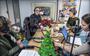 Joep van Ruiten, Asing Walthaus, Kirsten van Santen en Esther van der Meer tijdens de opnames van de kerstspecial van Hooggeëerd publiek, de kerstspecial van Dagblad van het Noorden en Leeuwarder Courant. 