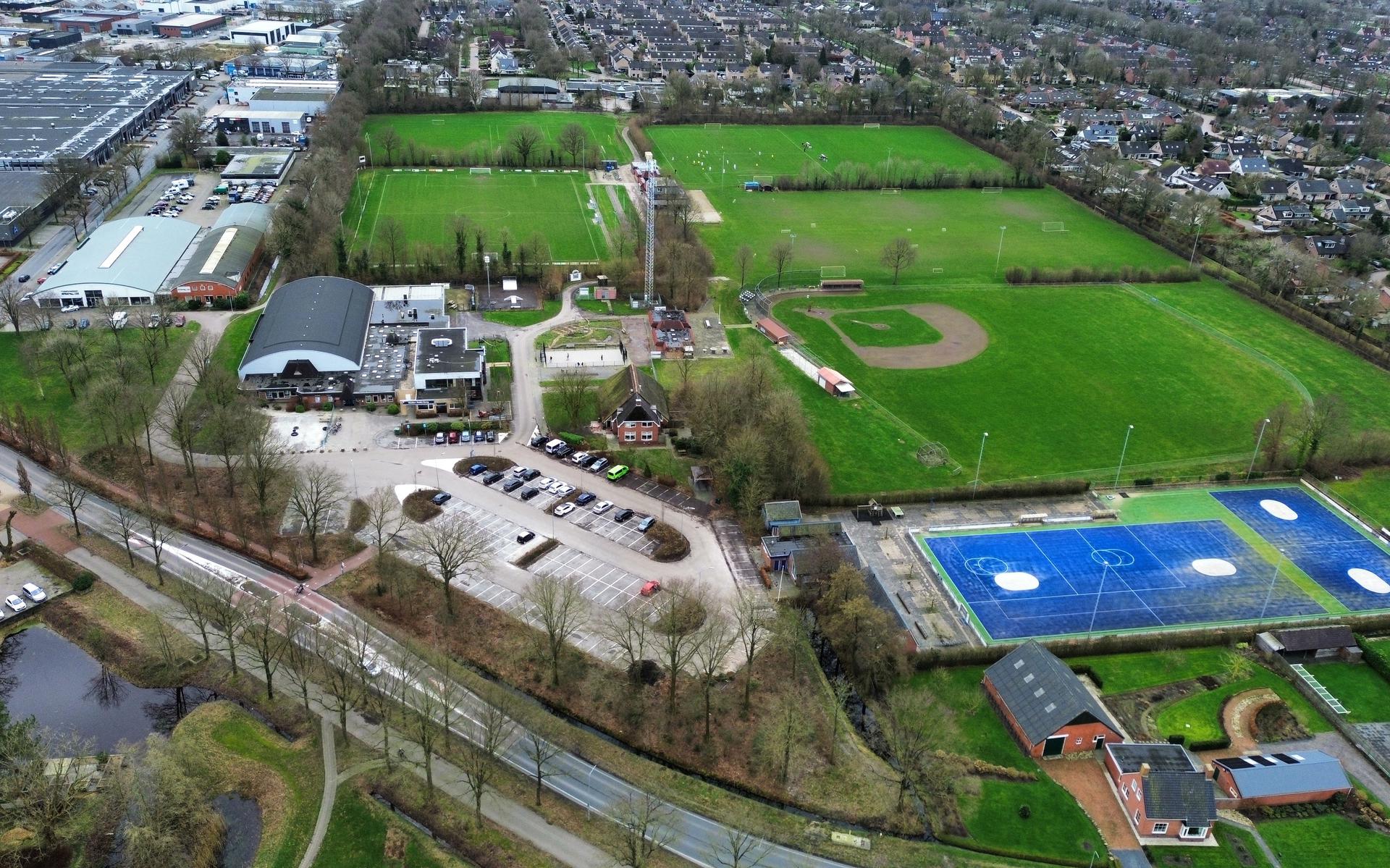 B en W van Westerkwartier onderzoeken of dit sportpark Rodenburg geschikt is voor de nieuwbouw van scholengemeenschap De Borgen. 