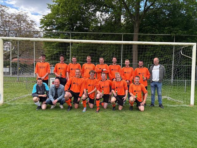 Boek gaat dicht voor 'club van de kroeg’: SVDB uit Ekehaar stopt met voetballen. 'We hoeven niet ban