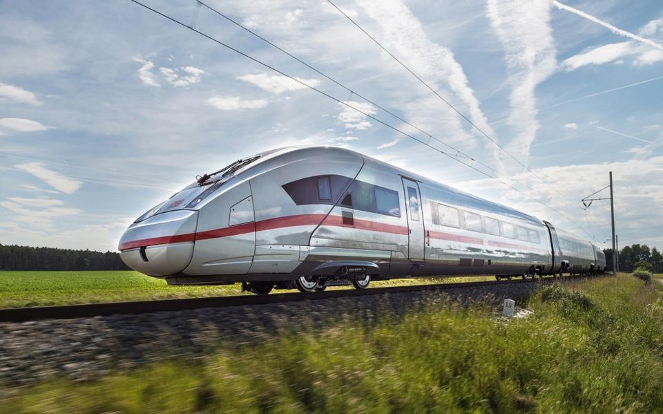 Brussel staat positief tegenover het opnemen van de toekomstige Lelylijn in het grensoverschrijdende Europese snelspoornet, zegt transportminister Mark Harbers. 