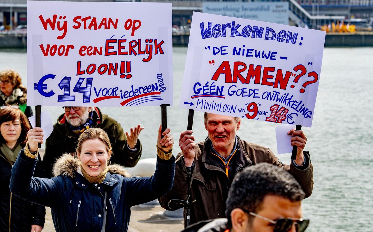 Een demonstratievoor een eerlijke verdeling van welvaart. Een demonstratievoor een eerlijke verdeling van welvaart.