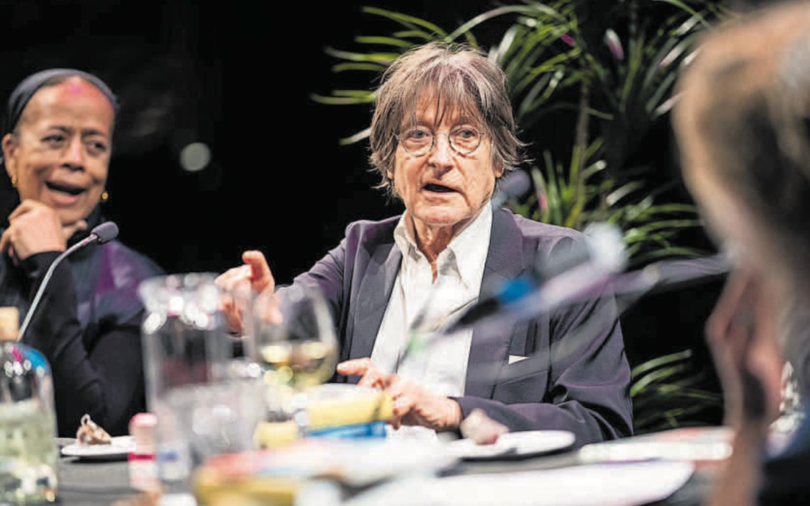 In Groningen geboren tv-maker en kunstenaar Wim T. Schippers (83) overleden. 'Een multitalent is niet meer' - Dagblad van het Noorden