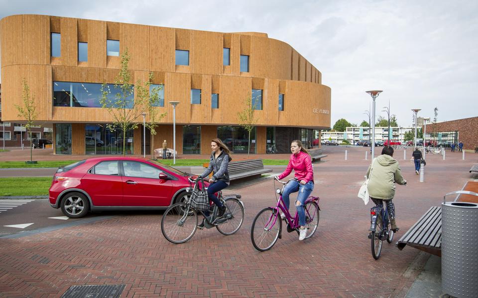 Het Oldambtplein voor de Klinker in Winschoten. Er is veel kritiek op de veiligheid van de weggebruikers. 
