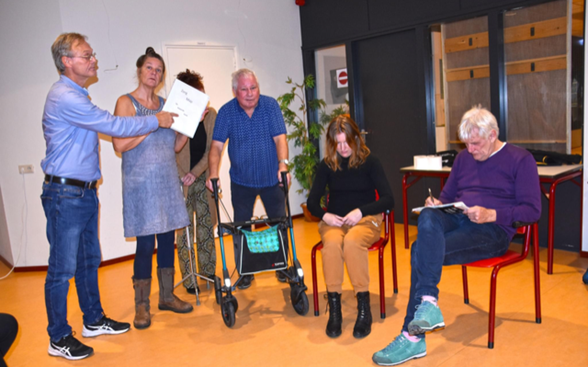 Schildgroep met komedie over zorgbot in Overschild