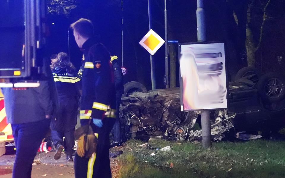 Inzittende auto overlijdt na ongeluk op Europaweg-Noord in Assen. Tweede persoon raakt zwaargewond.