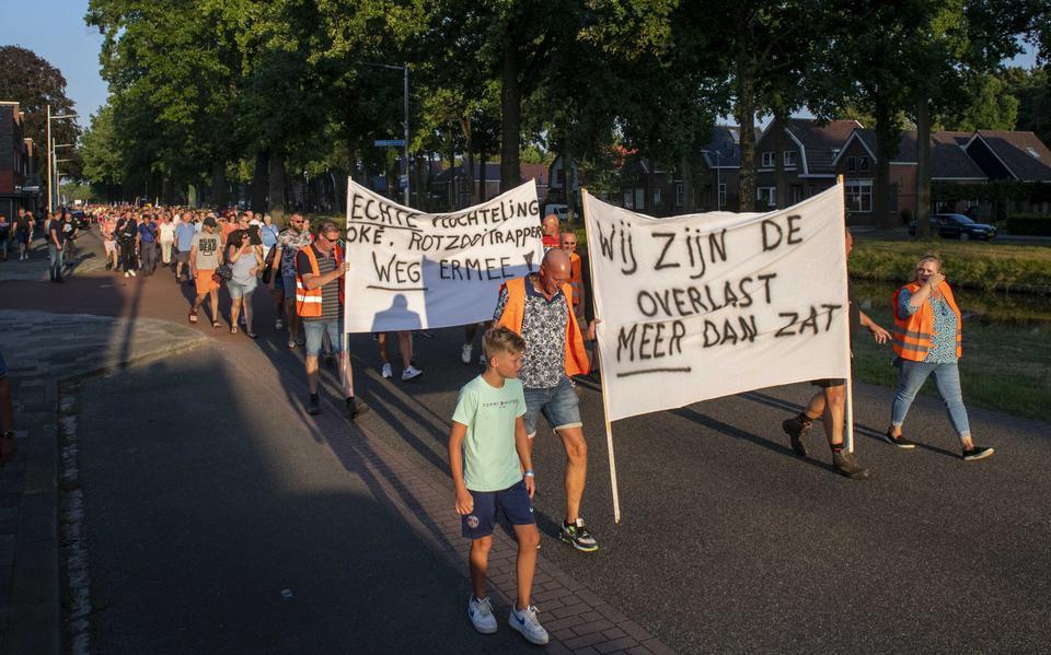 Protest tegen overlast van asielzoekers in Ter Apel vorige zomer. 