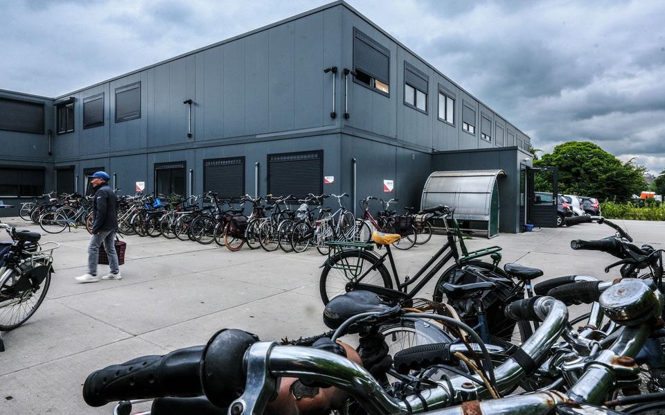 De bed-bad-brood-opvang voor uitgeprocedeerde asielzoekers aan de Helsinkiweg in Groningen.