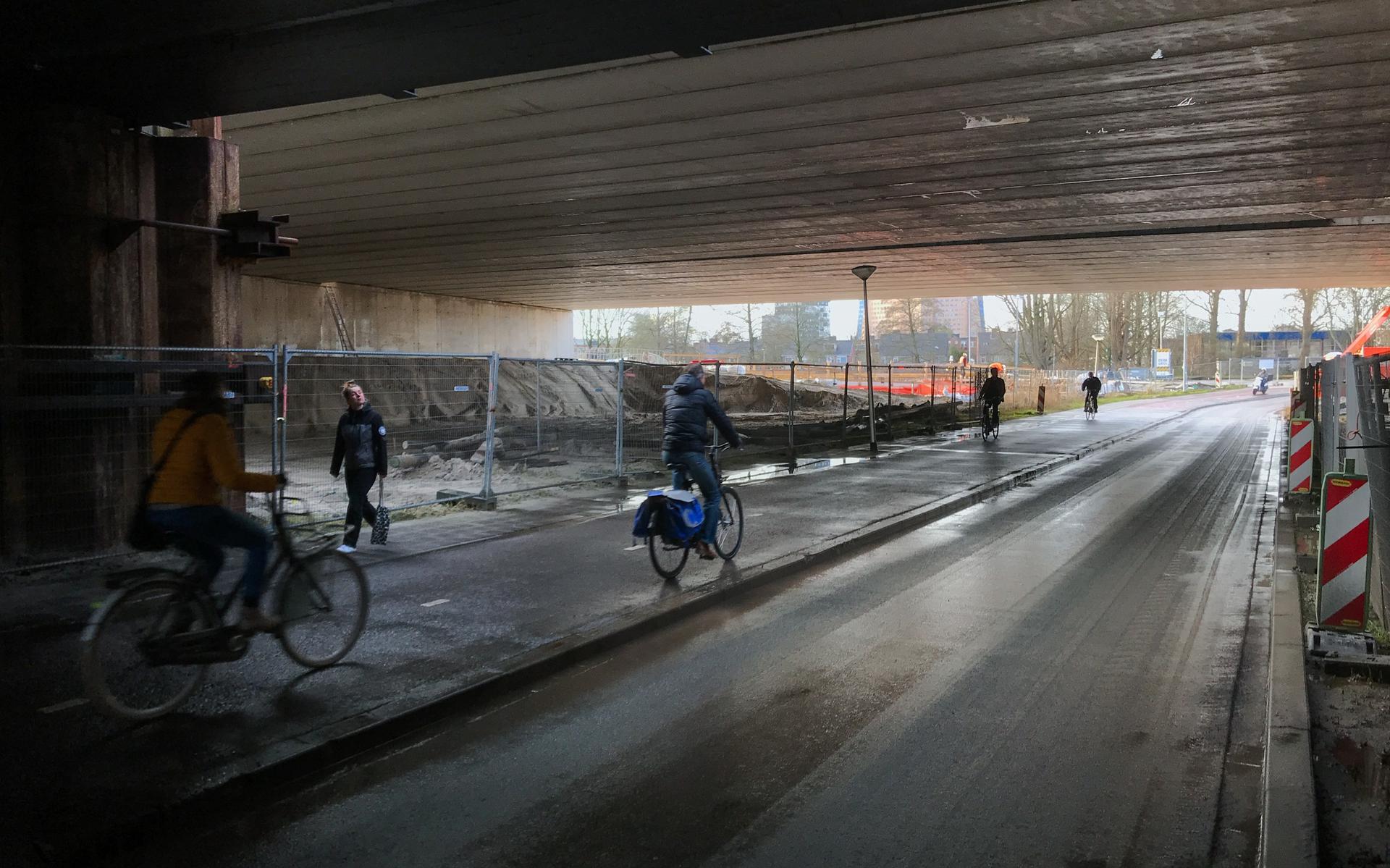 Het nieuwe viaduct over de Brailleweg in Groningen. 