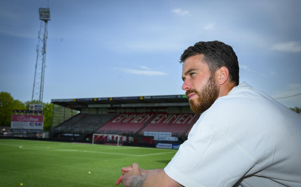 FC Emmen-speler Jorrit Smeets stopt na het einde van het seizoen met voetballen                                