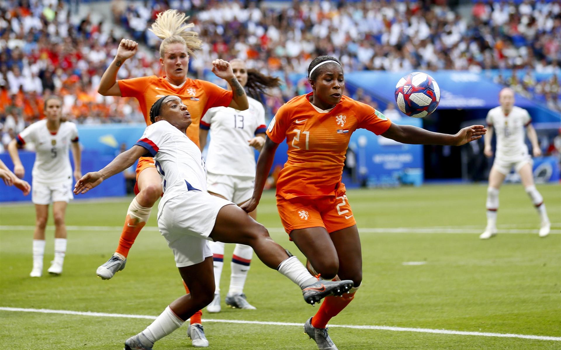 Uitslag Stelling Van De Dag Ruime Meerderheid Juicht Vrouwenelftal Fc Groningen Toe Mag Ik Meedoen Ben 54 Jaar Maar Kan Wel Een Balletje In Het Doel Schieten Dagblad Van Het Noorden