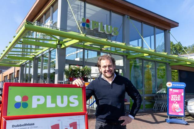 Laurens (35) nieuwe eigenaar van PLUS Zuidwolde. ‘Supermarkt is sociale plek in een dorp’