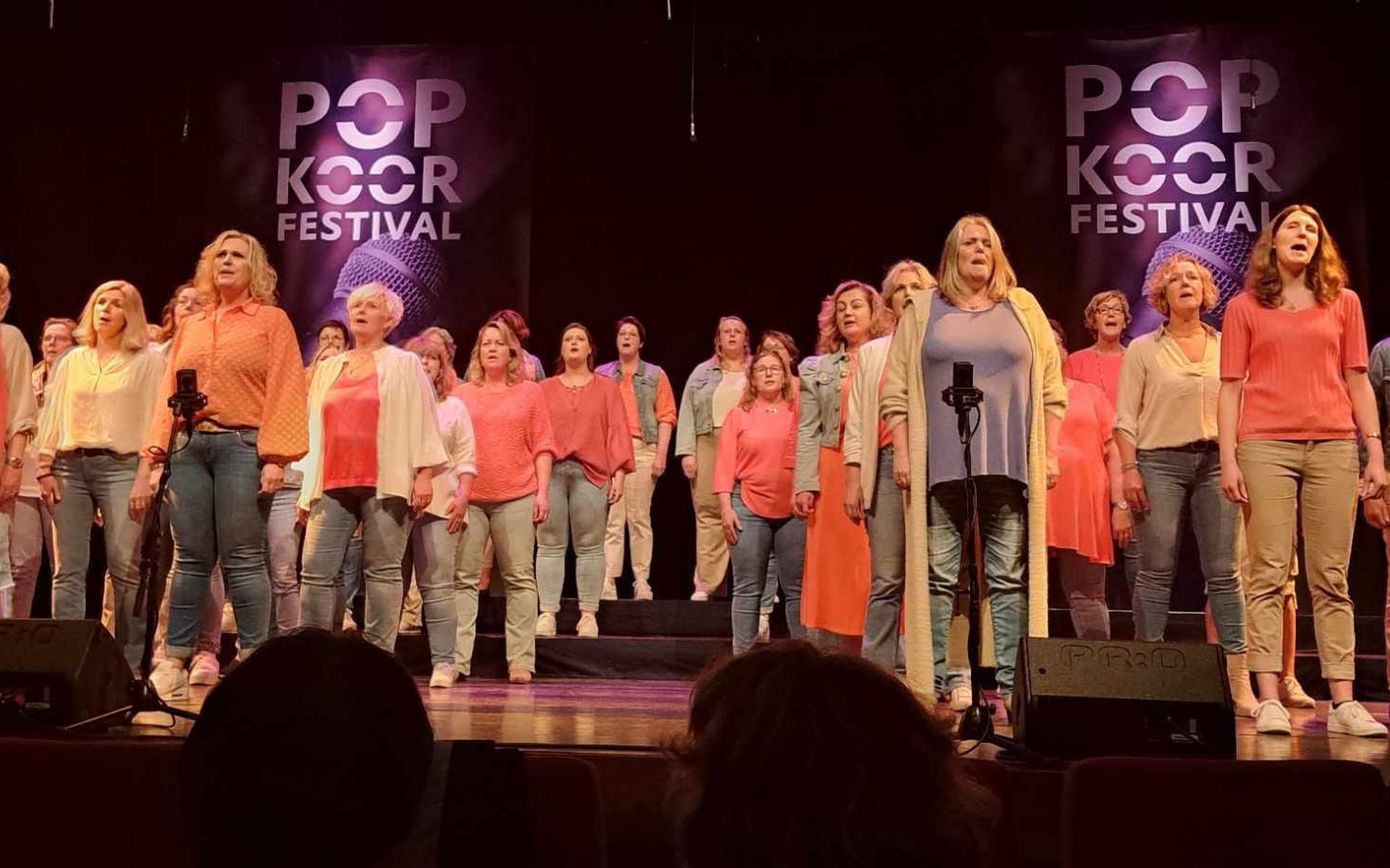 Popkoor Sounds4You uit Oosterhesselen wint festival in Steenwijk