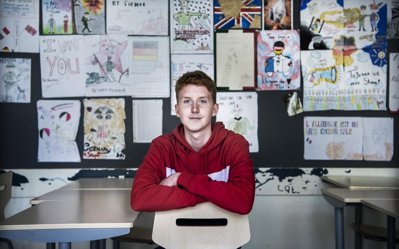 Middelbare scholier Sander Bolhuis heeft het examen geschiedenis gemaakt. Middelbare scholier Sander Bolhuis heeft het examen geschiedenis gemaakt.