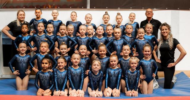 Plezier staat voorop bij turnwedstrijden in Emmer-Compascuum. ‘Iedereen krijgt een medaille’