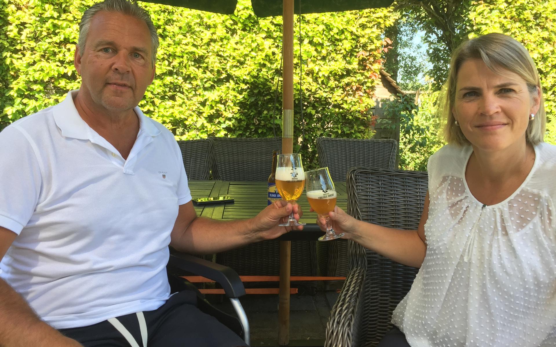 Het echtpaar Jacob en Gea van der Werk, de eigenaren van bierbrouwerij De Vrolijcke Joncker die vanaf zomer volgend jaar zetelt in Jonkersvaart.