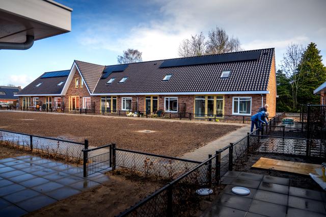 Eerste Knarrenhof in Groningen is klaar. Willemien (72): ‘Nu is de cirkel rond’