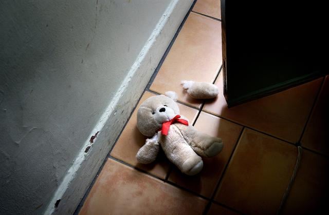 ‘Opa’ Eric uit Stadskanaal vergreep zich aan jonge meisjes. ‘Hij deed of hij een huisvriend was, maa