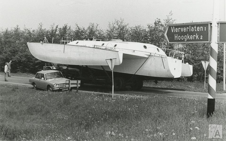 Trimaran familie Van Loon, oprit Matsloot A7, 1973.
