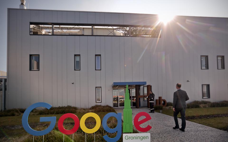 De ingang van Google in de Eemshaven.
