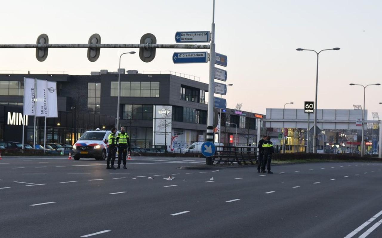 De politie op de kruising in Zwolle. Foto: Noordernieuws 