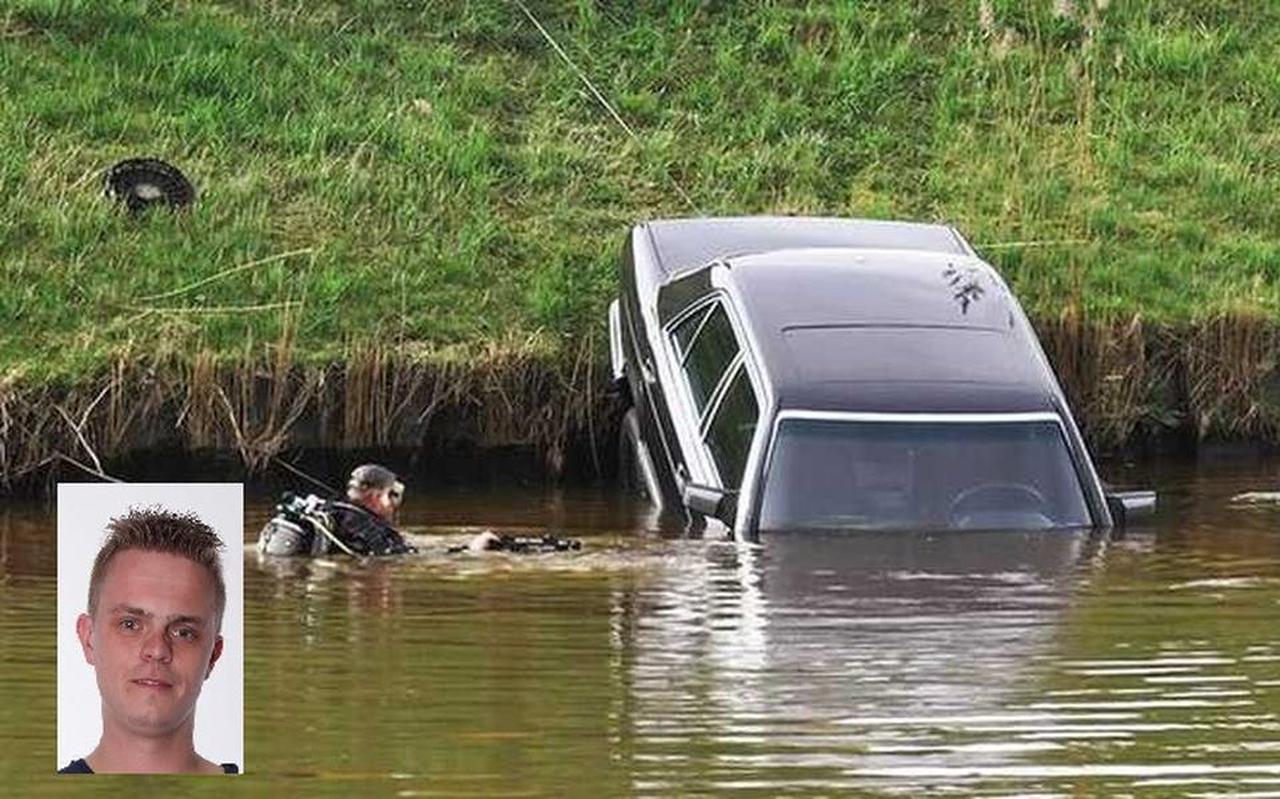 Ralf Meinema werd dood gevonden in de kofferbak van zijn eigen auto, die half in het Stieltjeskanaal hing. Ralf Meinema werd dood gevonden in de kofferbak van zijn eigen auto, die half in het Stieltjeskanaal hing.
