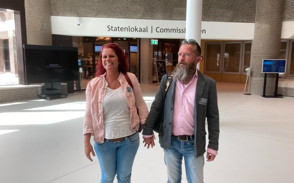Gerda en Jurgen Deceuninck in de entreehal van de Tweede Kamer.
