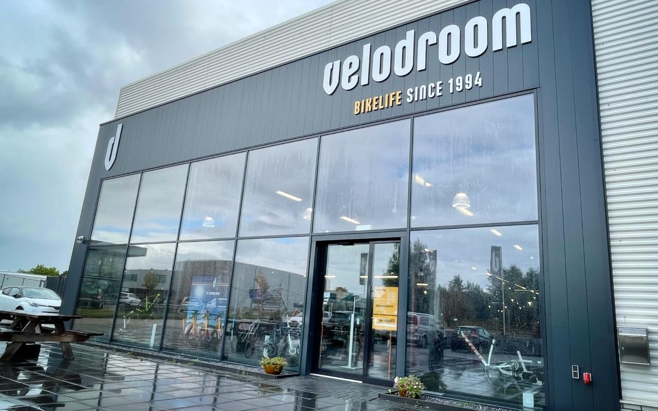 Velodroom in Roden wordt overgenomen door de Century Autogroep van Erik Meems. 'De mooiste fietsenzaak van Noord-Nederland'.